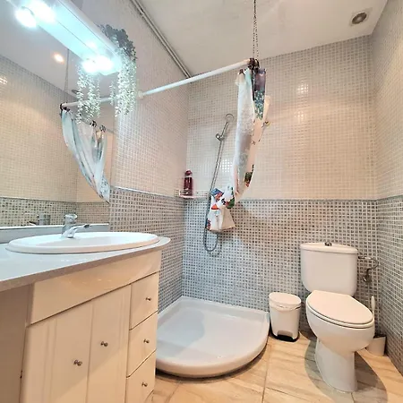 Apartamento Con Habitaciones Compartidas L'Hospitalet de Llobregat Exterior foto